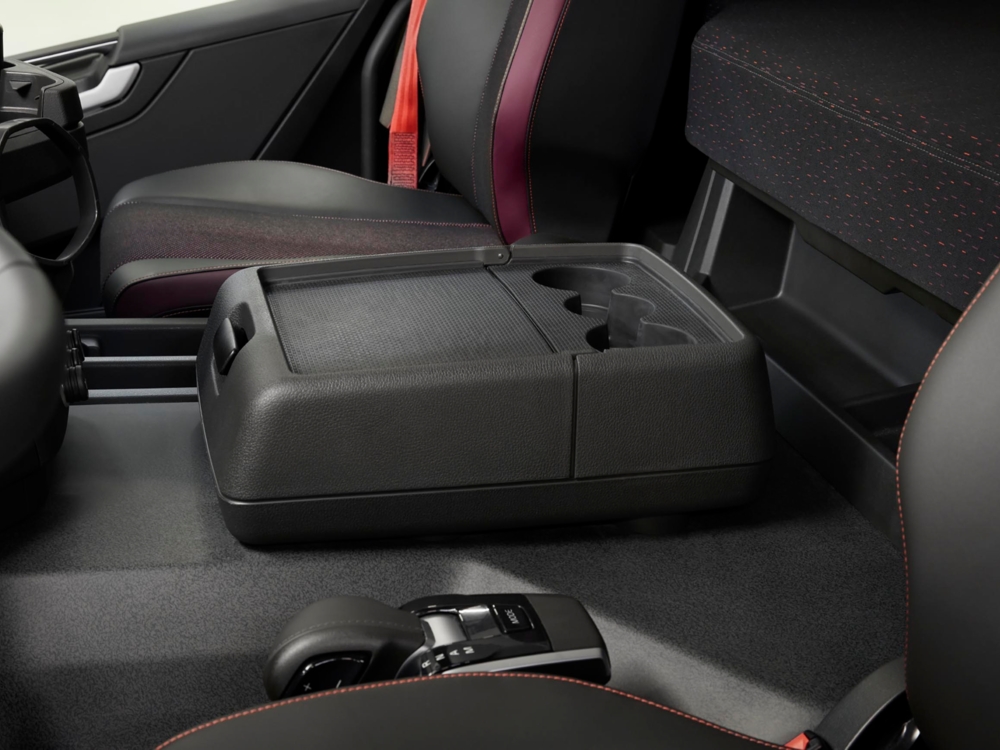 bluekens-volvo-fmx-interieur-opberger