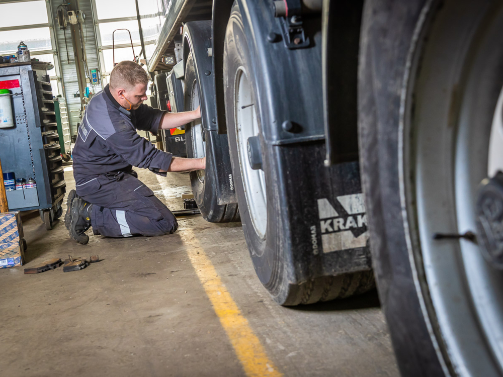 Bluekens-low-opbouw-trailerservice-008