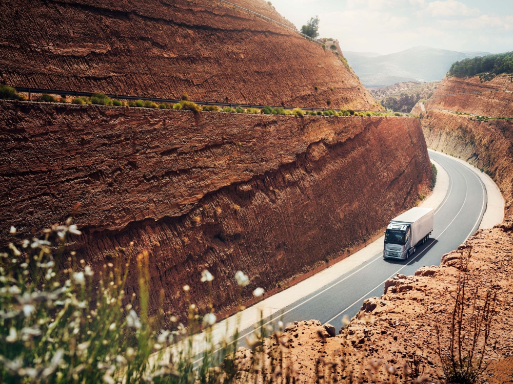 Bluekens Truck en Bus_Volvo_FH_Aero_01