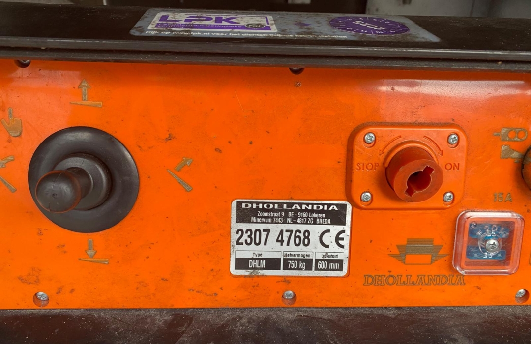 WhatsApp Image 2025-02-07 at 10.00.25