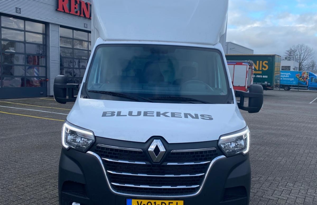 WhatsApp Image 2025-02-07 at 10.00.24