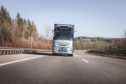 Volvo FH Aero I-Save front