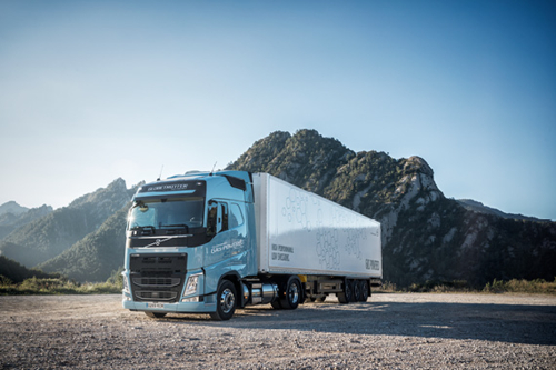 pb-volvo-trucks-lng-tanken-570.jpg
