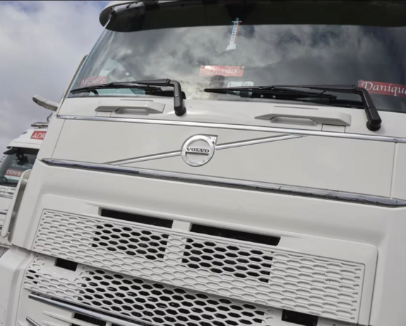 Bluekens-Truck-en-Bus-volvo-fh-adri-en-zoon-detail Bluekens-Truck-en-Bus-volvo-fh-adri-en-zoon-detail