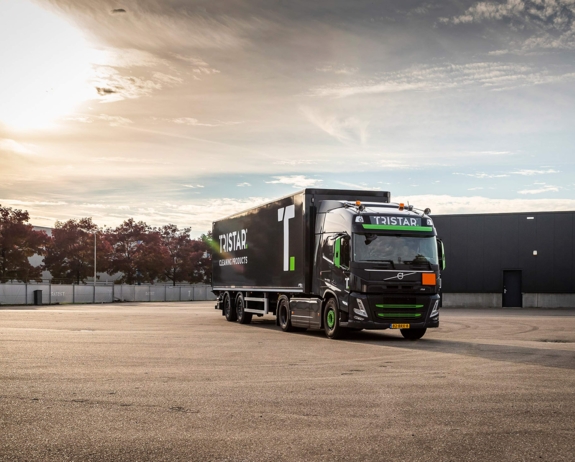 Volvo_FM_TriStar_truck