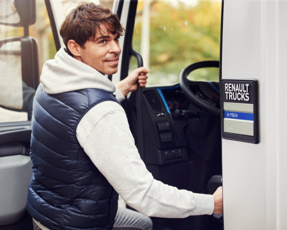 Bluekens_Truck_en_Bus_Driver_Renault_Trucks_E_Tech Bluekens_Truck_en_Bus_Driver_Renault_Trucks_E_Tech