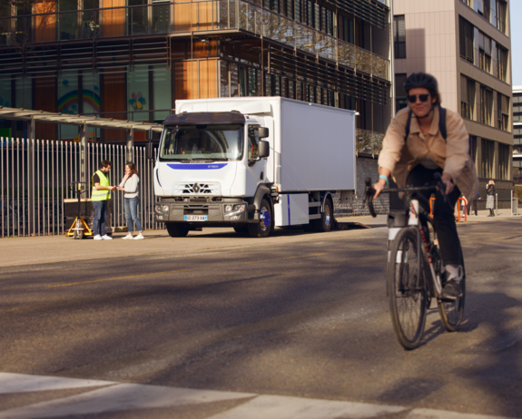 Bluekens_Truck_en_Bus_Renault_Trucks_E_Tech_D_in_the_city Bluekens_Truck_en_Bus_Renault_Trucks_E_Tech_D_in_the_city