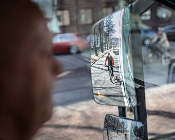 volvo-fm-spiegel-met-botswaarschuwing