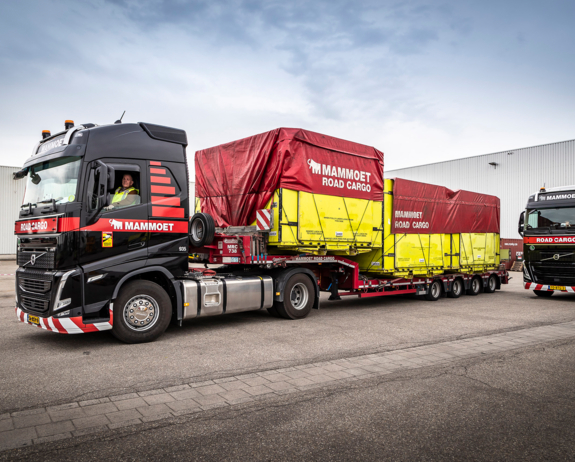 Bluekens_Mammoet_Road_Cargo_Oudenbosch-012