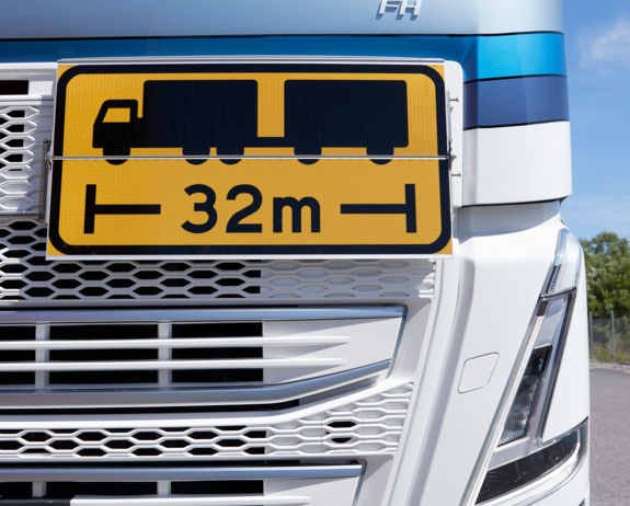 Bluekens-Truck-en-Bus-Volvo-Trucks-74-tons-Elektrische-Truck-4