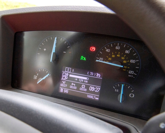 dura-vermeer-volvo-fe-electric-dashboard