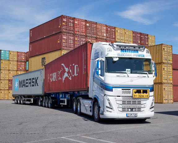 Bluekens-Truck-en-Bus-Volvo-Trucks-74-tons-Elektrische-Truck-3