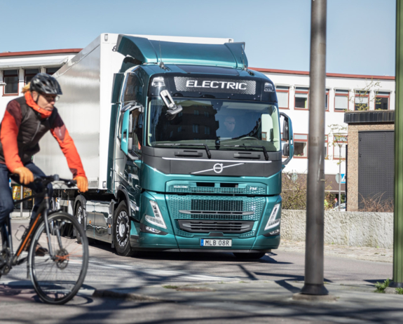 volvo-fm-met-lcs-botswaarschuwing