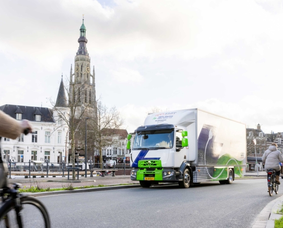 Bluekens-Truck-en-Bus-Elst-Transport-D-E-Tech-23