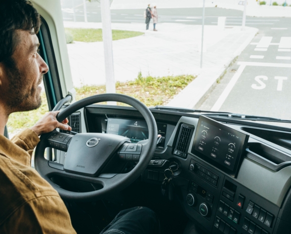 chauffeur-nieuwe-volvo-fm-3000