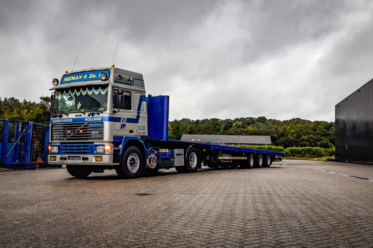Volvo_FH12_Peeman_Transport