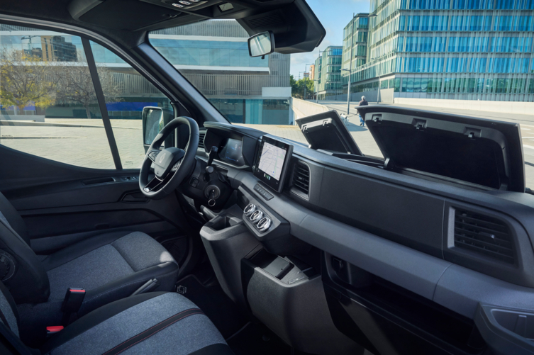 Bluekens-Renault-Master-NEW-25 Bluekens-Renault-Master-NEW-25