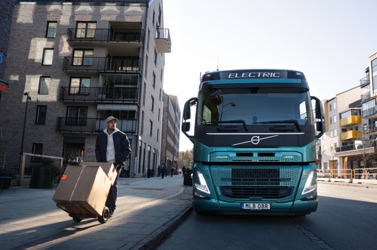 Bluekens-Volvo-FM-electric-4