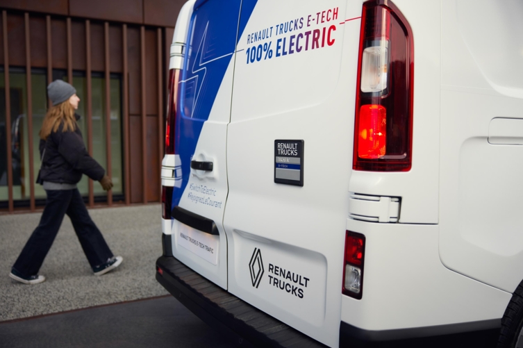 Bluekens-Truck-en-Bus-Renault-Trucks-E-Tech-Trafic-p041278 Bluekens-Truck-en-Bus-Renault-Trucks-E-Tech-Trafic-p041278