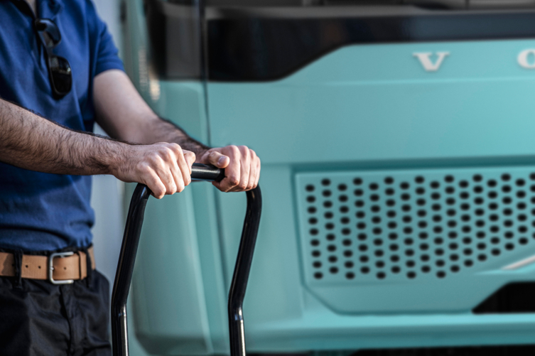 Volvo-Electric-detail