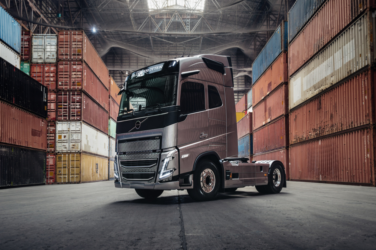 bluekens-volvo-fh-op-weg-3 bluekens-volvo-fh-op-weg-3