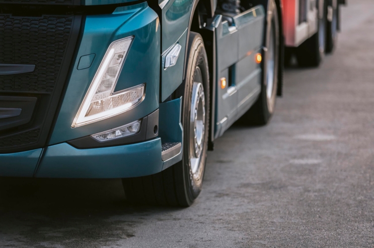 bluekens-volvo-fm-koplamp-2