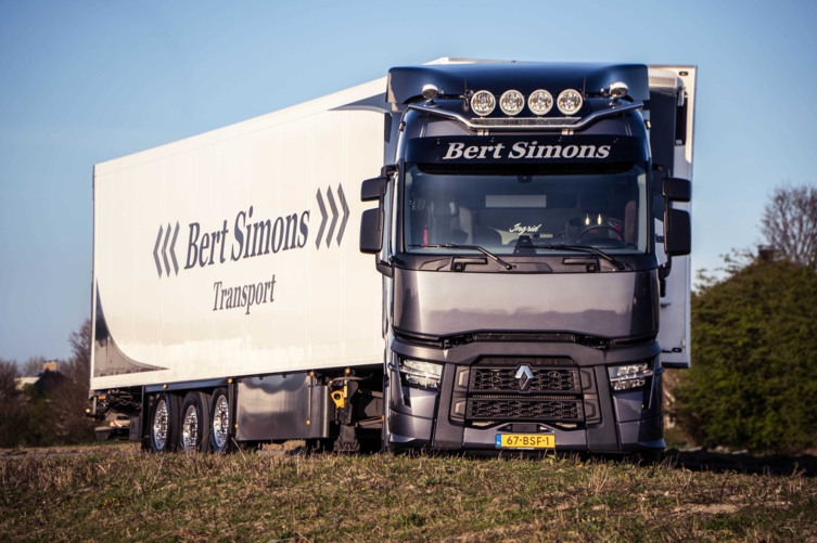 Renault Trucks T EVO front Renault Trucks T EVO front