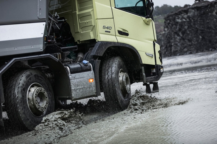 bluekens-volvo-fmx-traction-control