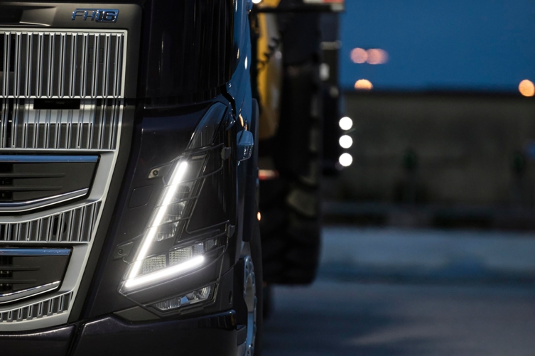 bluekens-volvo-fh16-koplamp bluekens-volvo-fh16-koplamp