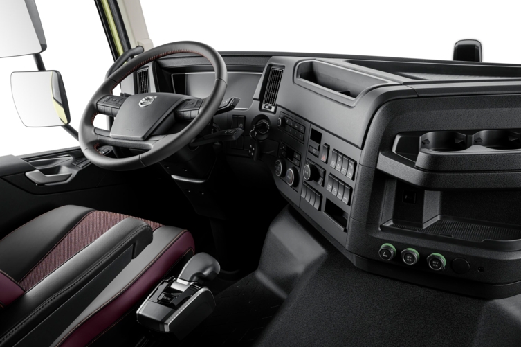 bluekens-volvo-fmx-interieur-2