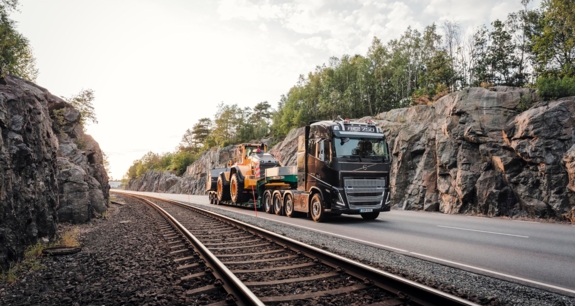 bluekens-volvo-fh16-zwaar-transport-2 bluekens-volvo-fh16-zwaar-transport-2