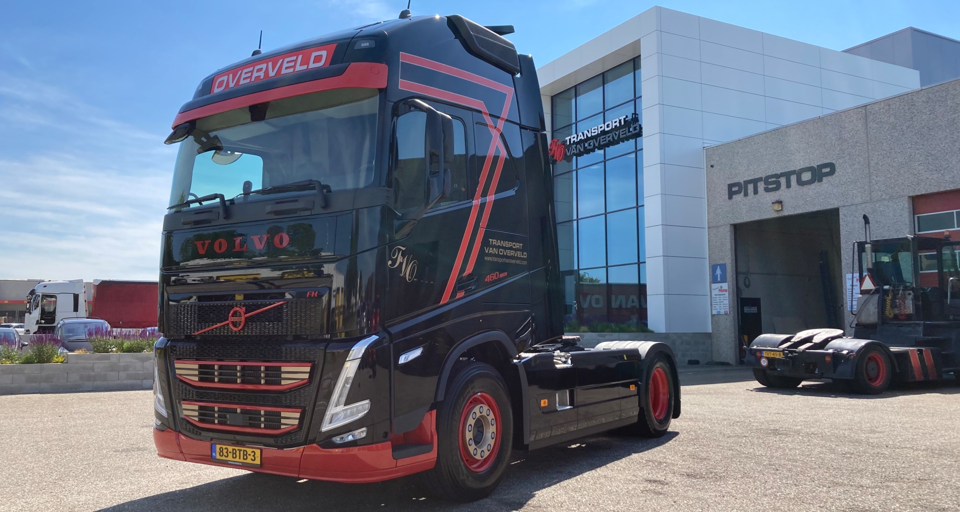 bluekens_volvo_fh_van_overveld