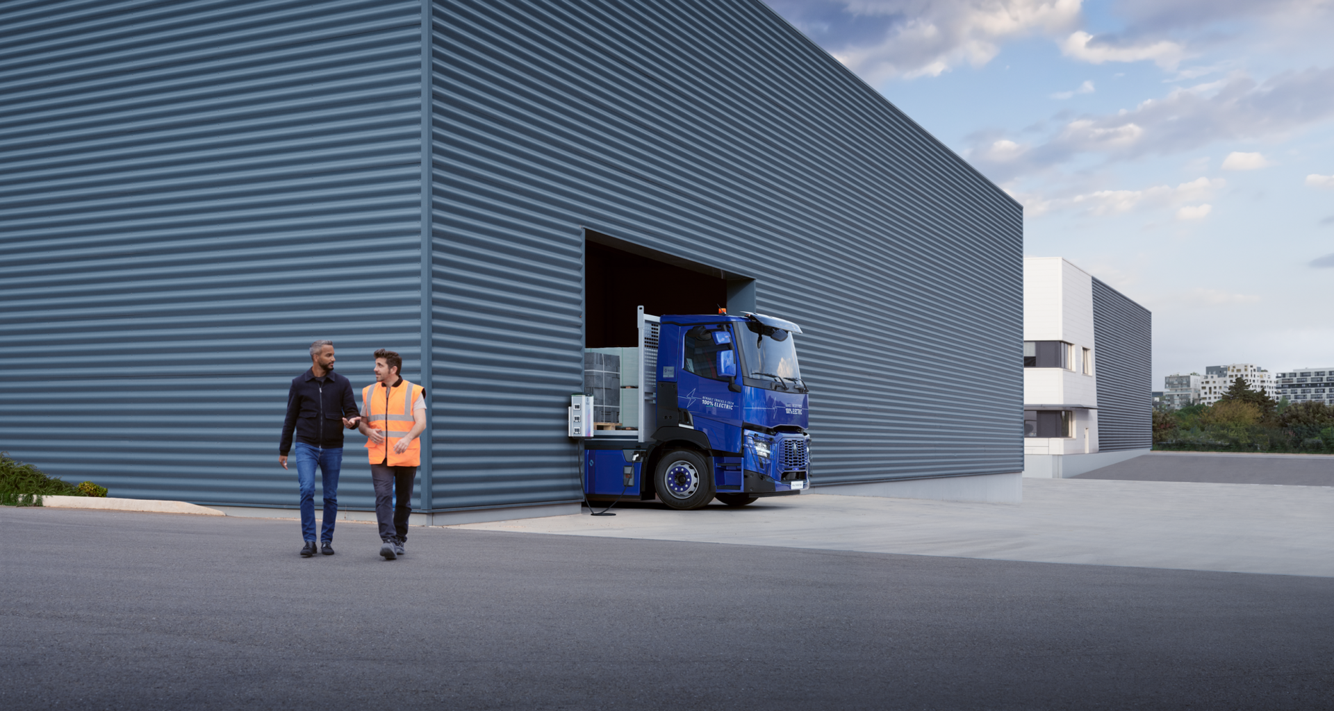 Bluekens-Renault-Trucks-E-tech-C-bij-de-dealer Bluekens-Renault-Trucks-E-tech-C-bij-de-dealer