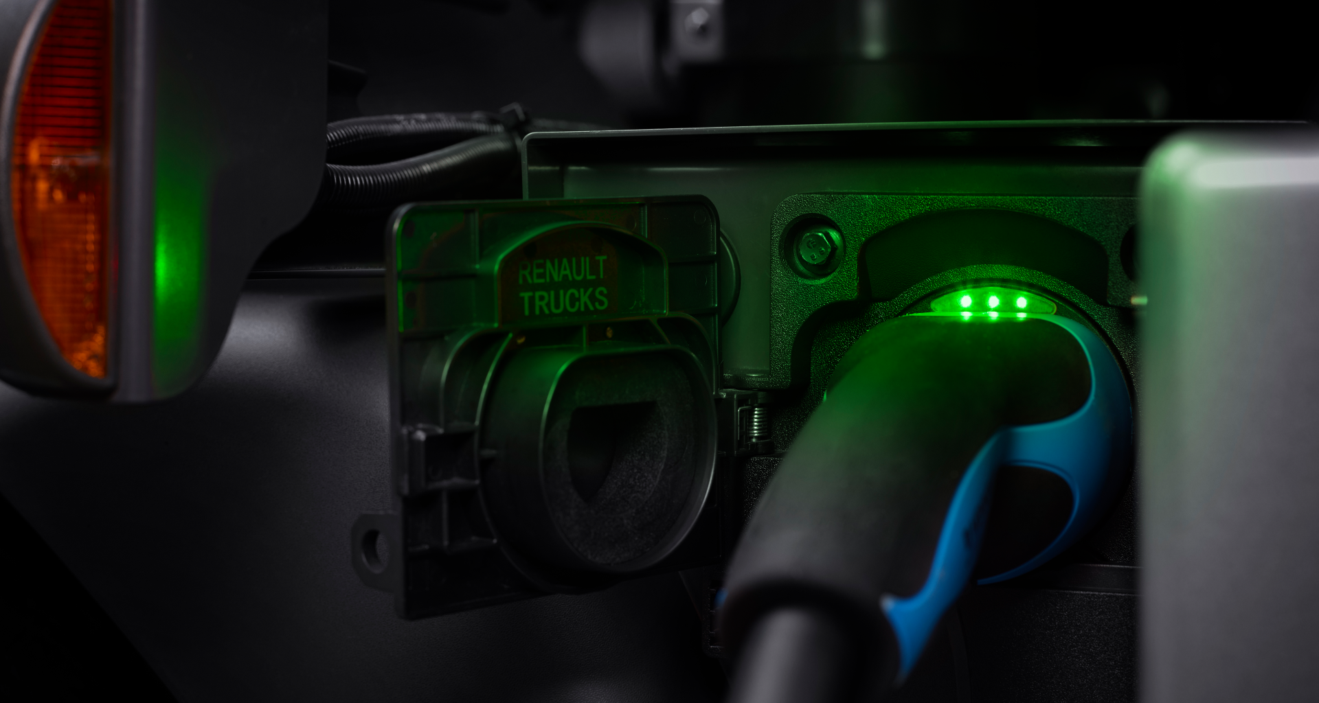 Bluekens-truck-en-bus-Renault-D-ZE-oplader