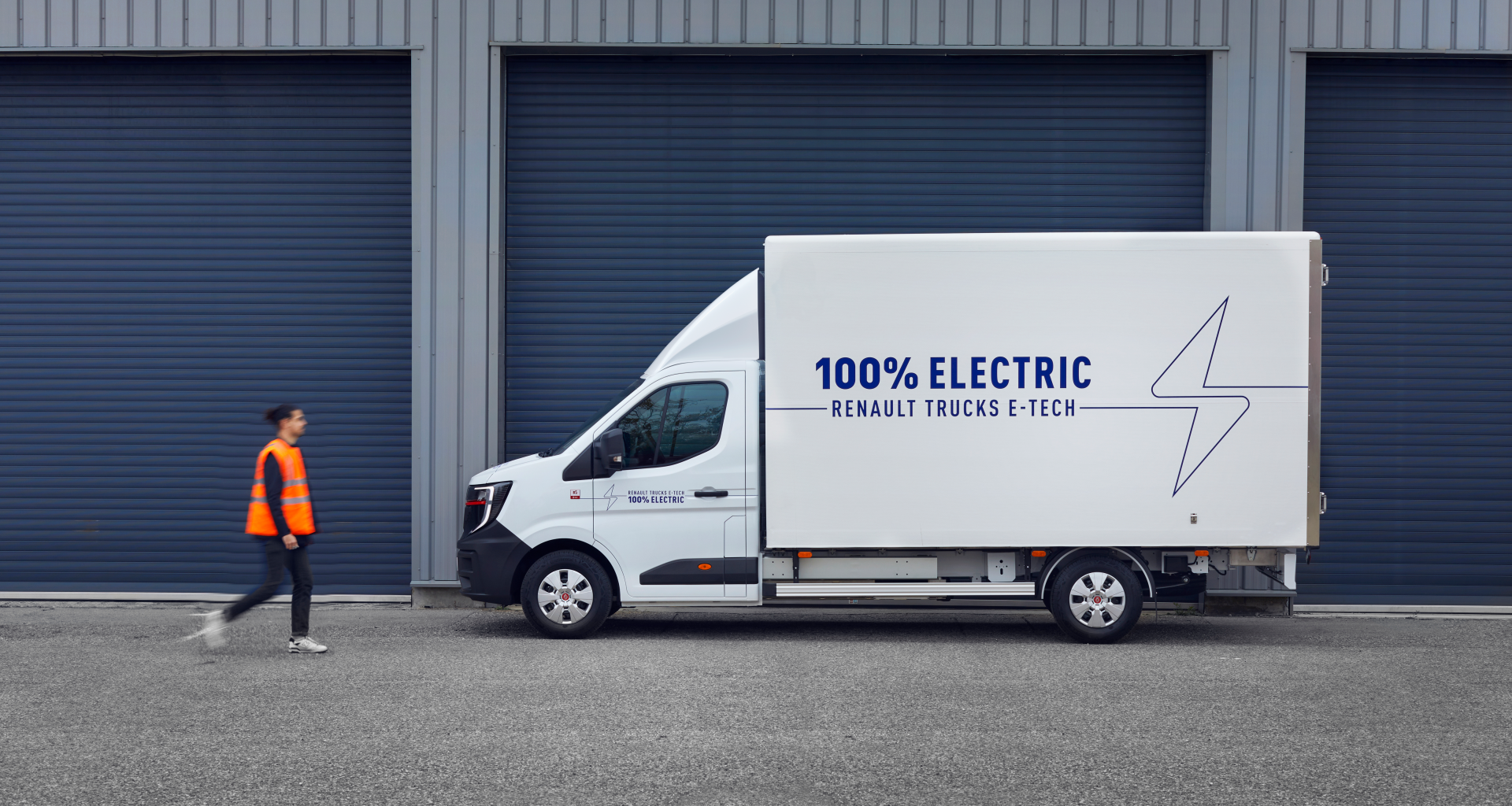 Bluekens-Renault-Master-e-tech-side