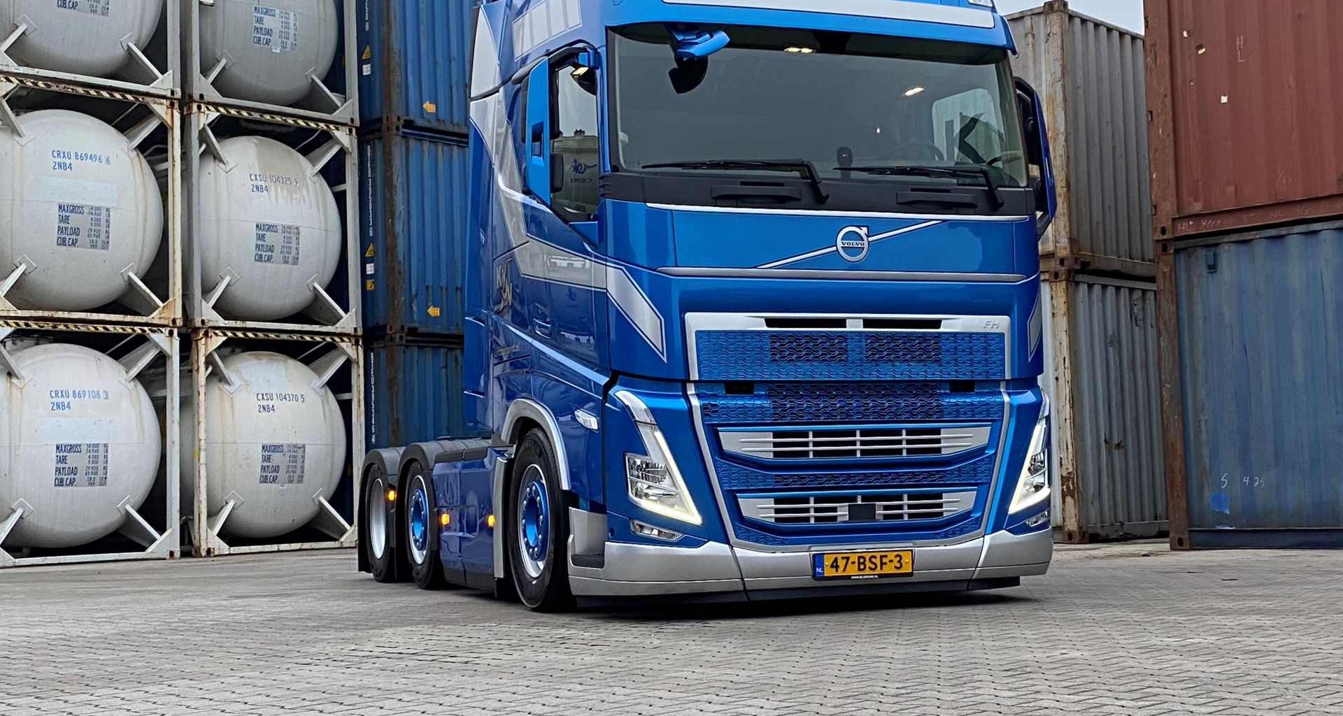 bluekens-volvo-fh-k-overdevest