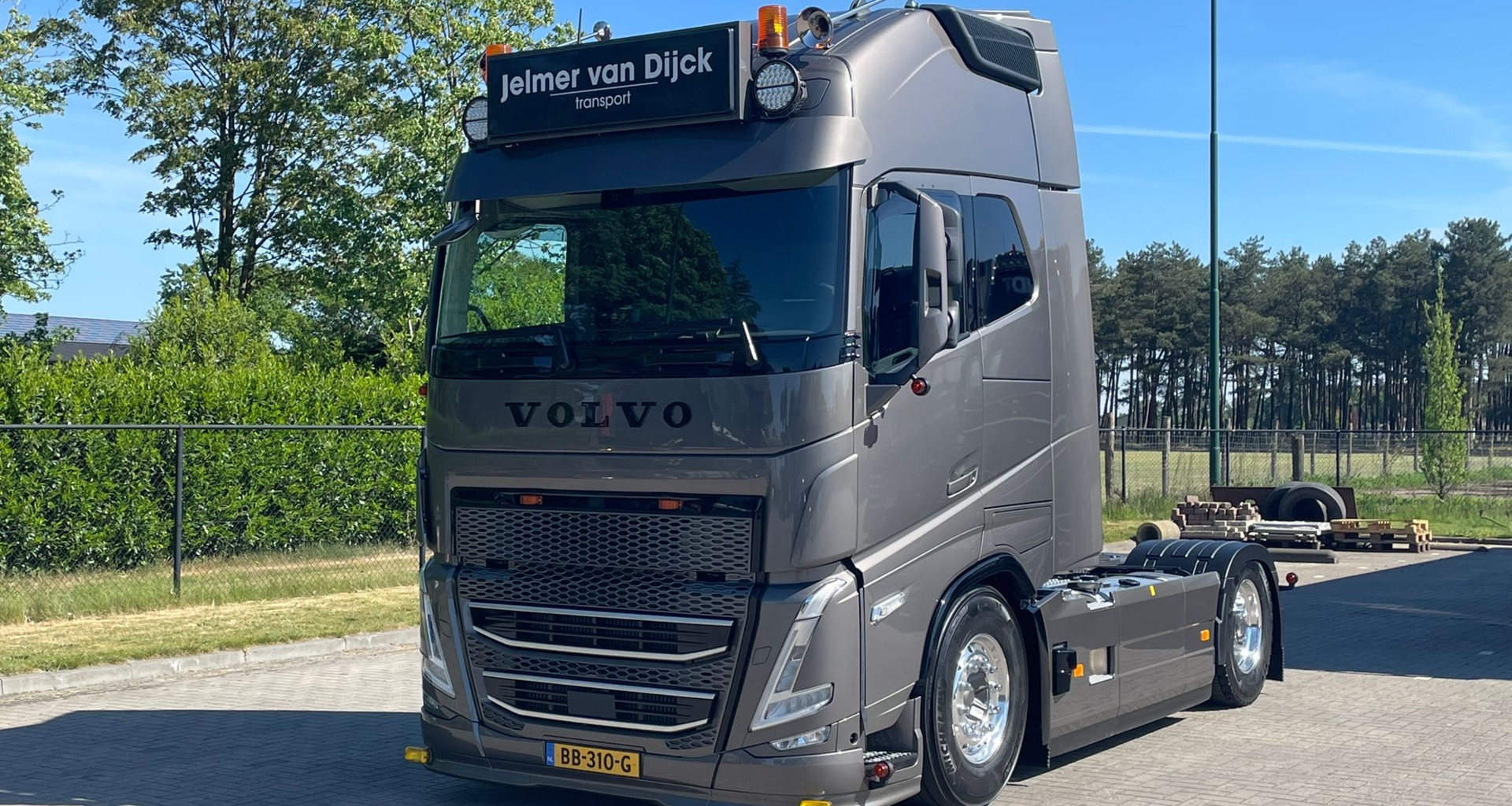 Jevad (9-5 geleverd) Jevad (9-5 geleverd)