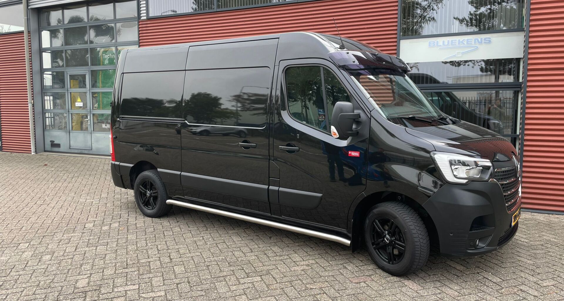 WhatsApp Image 2025-09-29 at 10.52.01