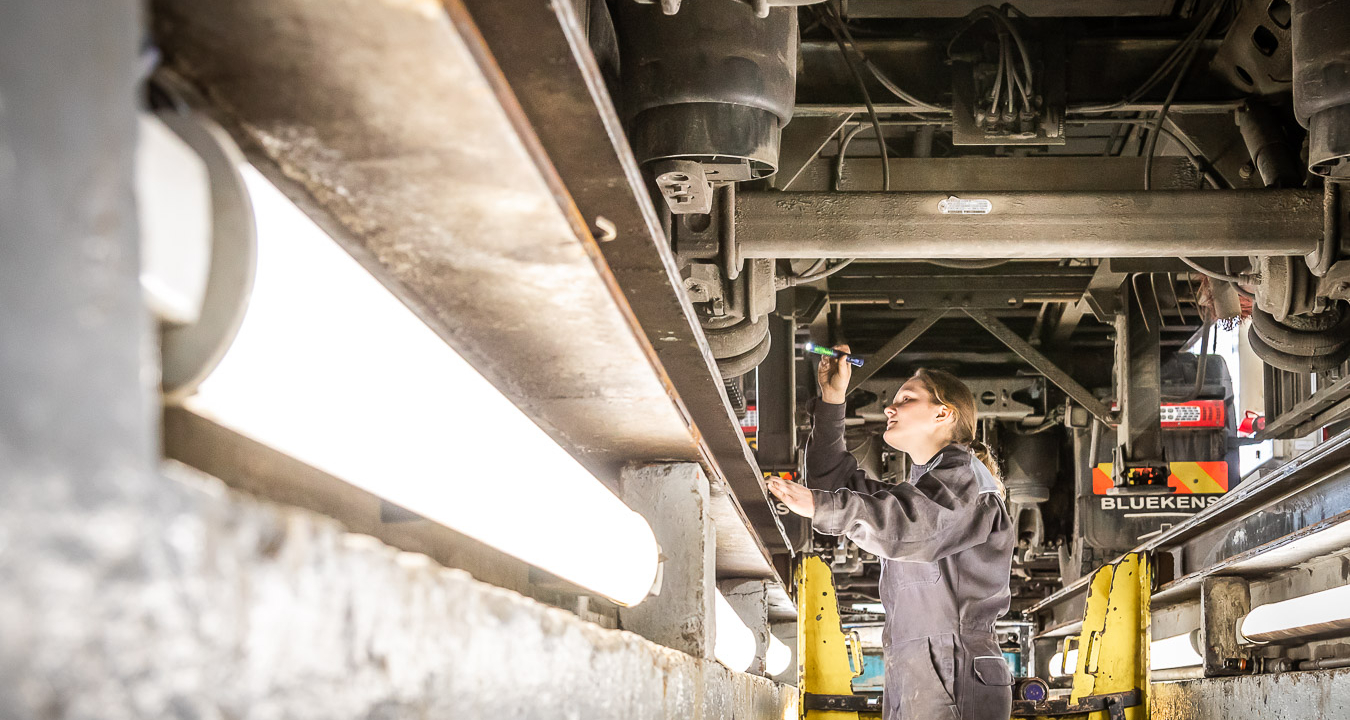 Bluekens-low-opbouw-trailerservice-012 Bluekens-low-opbouw-trailerservice-012