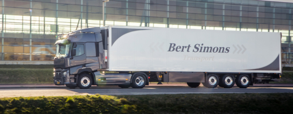 Renault Trucks T EVO combinatie op de weg