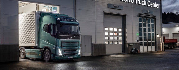 Bluekens-Truck-en-Bus-FH-Electric-werkplaats