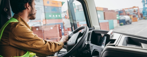 bluekens-volvo-fm-chauffeur