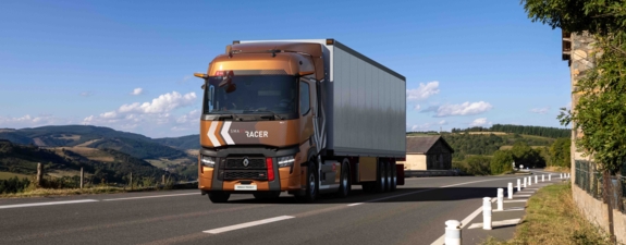 Renault Trucks Model Year 2025 - Smart Racer on the road Renault Trucks Model Year 2025 - Smart Racer on the road