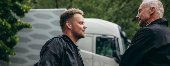 bluekens-volvo-fh-mensen