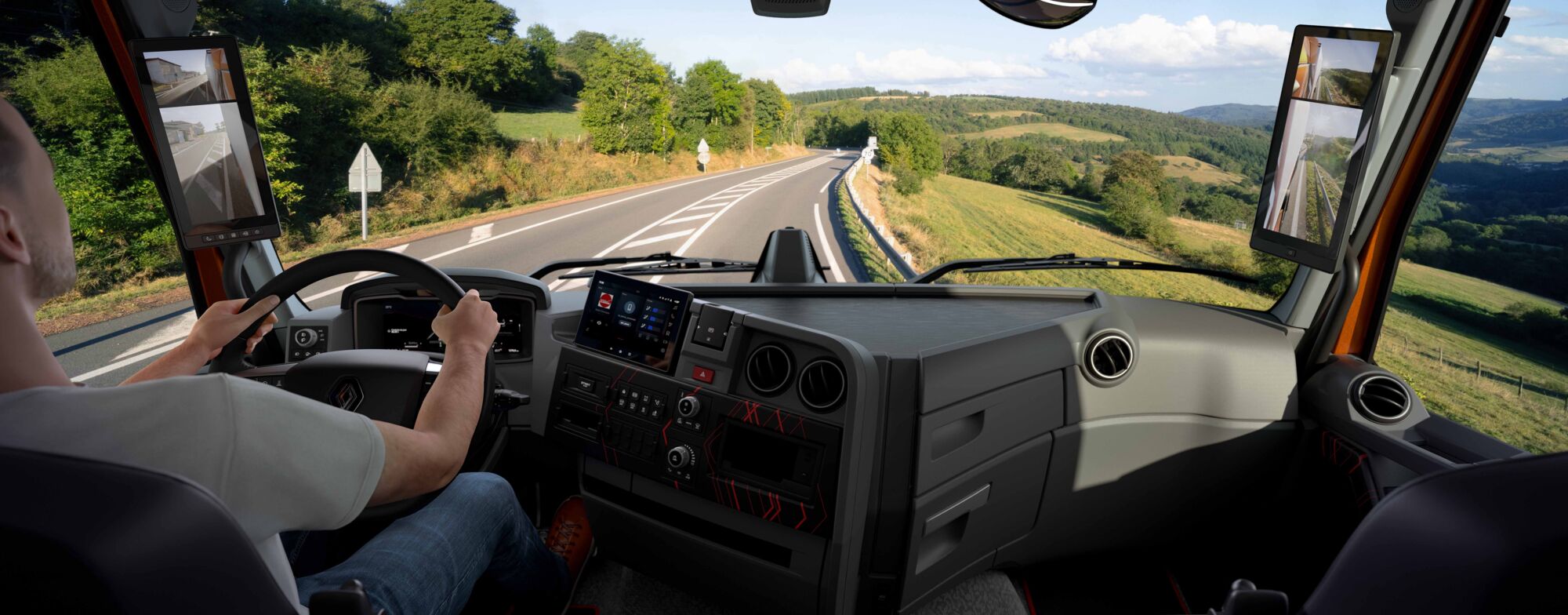 Renault Trucks Model Year 2025 - inside cab LR