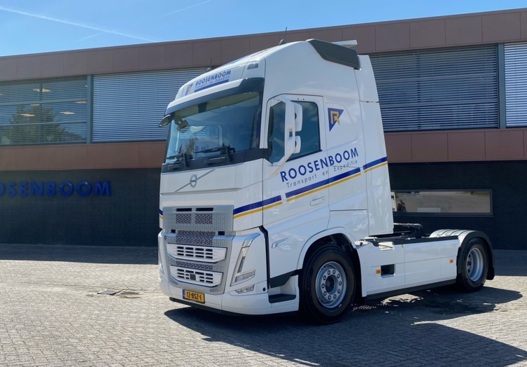 bluekens_volvo_fh_roostrans