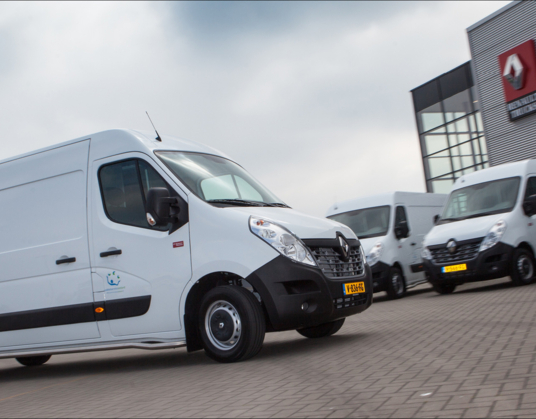 Twaalf nieuwe Renault Masters voor Pakket Service Zeeland
