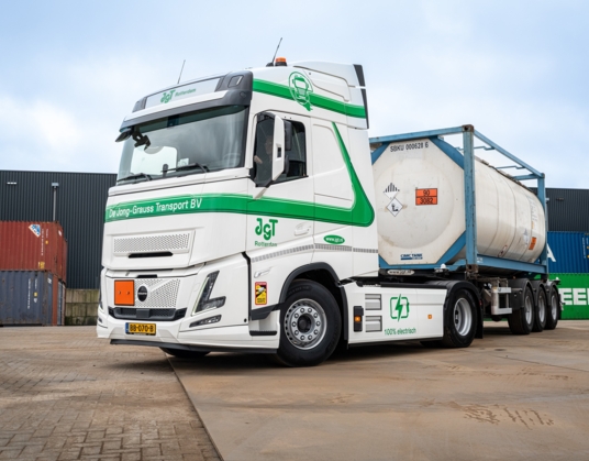 Primeur: ADR-transport kan nu ook met Volvo FH Aero Electric