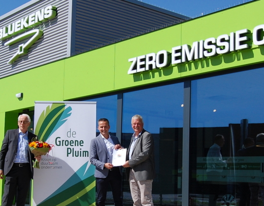 De Groene Pluim met 3 jaar  verlengd voor Bluekens Truck en Bus
