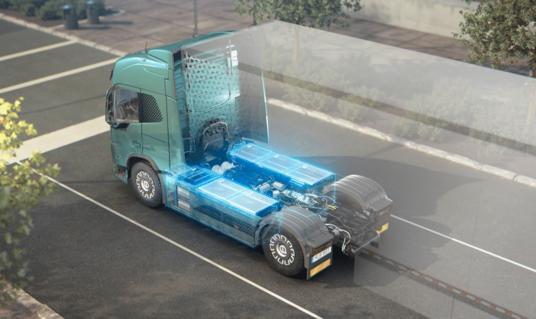Volvo Trucks opent eerste assemblagefabriek voor accu's